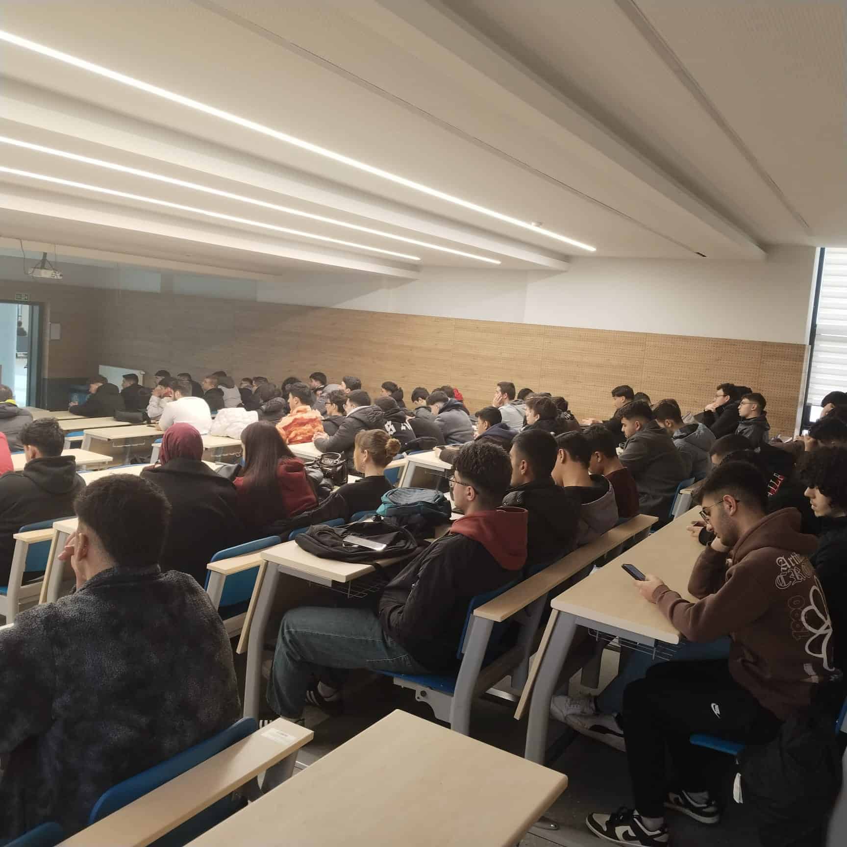 Hendek MYO’da İntralojistikte Dijitalleşme ve Teknik Eğitimde Yeni Yaklaşımlar Konuşuldu