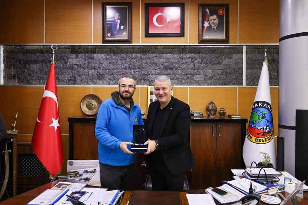 Serdivan Belediyesi Temizlik Ekibinden Dikkatli ve Yardımsever Davranışa Anlamlı Teşekkür