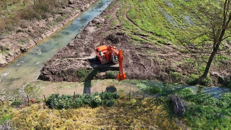 Sakarya Büyükşehir'den 16 İlçede Tarım Arazileri İçin 250 Kilometrelik Drenaj ve Kanal Temizliği