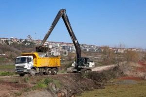 Çark Deresi’nin 5 Kilometrelik Yolunda Temizlik ve Çevre Sağlığı İçin Yoğun Çalışma Başlatıldı