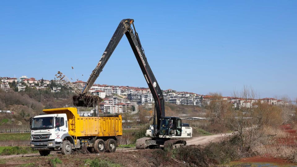 Çark Deresi’nin 5 Kilometrelik Yolunda Temizlik ve Çevre Sağlığı İçin Yoğun Çalışma Başlatıldı
