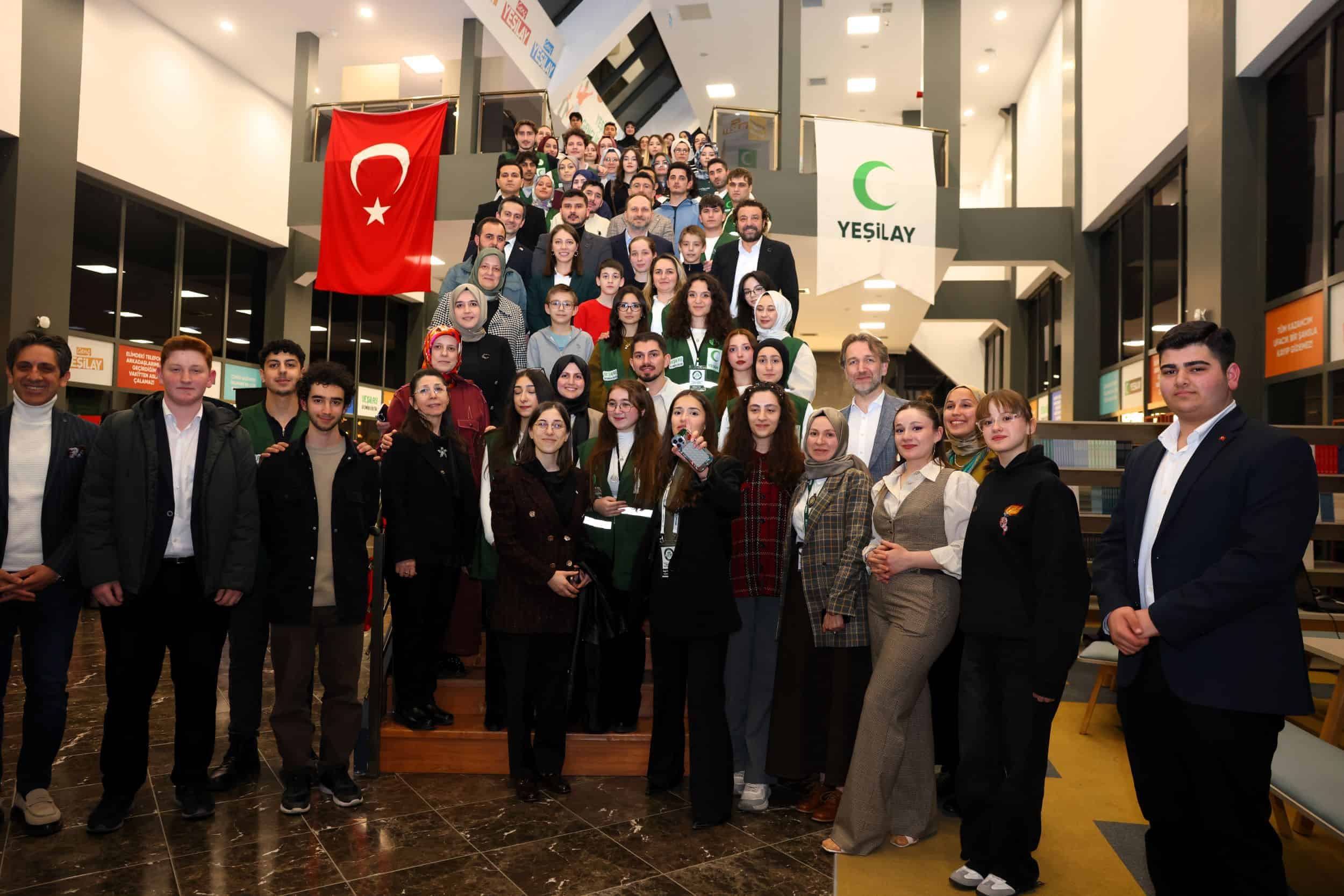 SUBÜ Genç Yeşilay Topluluğu, Sakarya'daki İftar Programında Gençlik ve Gönüllülük Konularında Buluştu