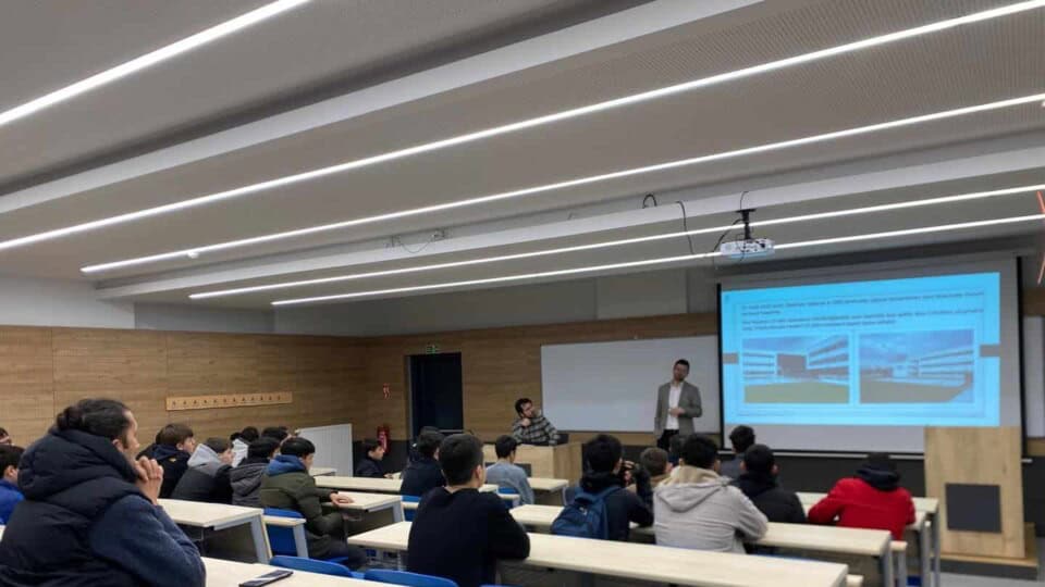 Hendek'te Lise Öğrencilerine Metal Teknolojileri Alanında Eğitim ve Kariyer Rehberliği Sunuldu