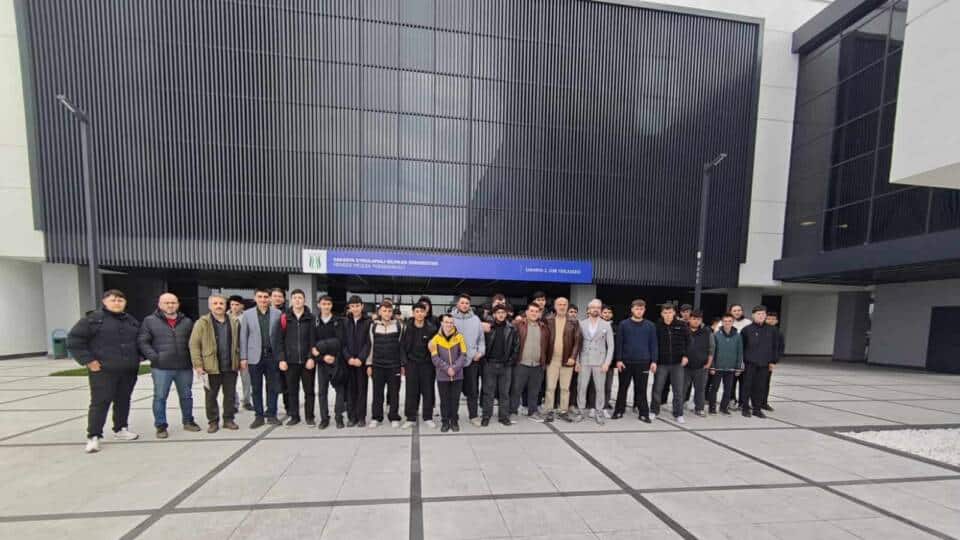 Hendek MTAL Öğrencileri Yüksekokulda Bilişim ve İç Mekân Tasarımı Hakkında Bilgilendirildi