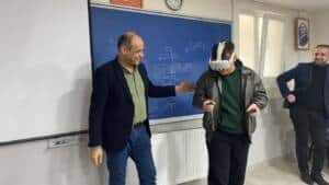 Sakarya MYO’da Sanal Gerçeklikli Teknik Eğitim Deneyimi Öğrencilere Uygulamalı Olarak Sunuldu