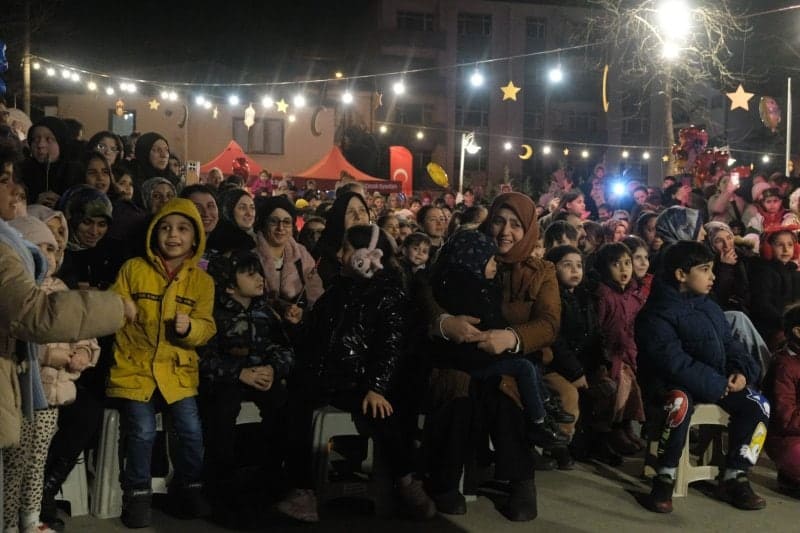 Sapanca'da Ramazan Ayı Coşkusu: Geleneksel Gösteriler ve Aile Etkinlikleri Yoğun İlgi Gördü