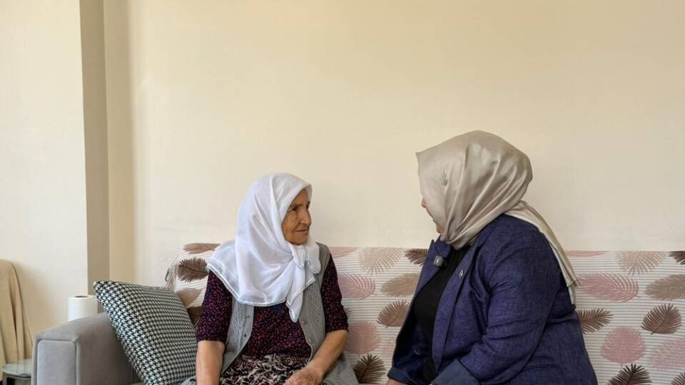 Serdivan Belediyesi’nden Dünya Yaşlılar Haftası’nda Büyüklerimize Destek ve Ziyaret