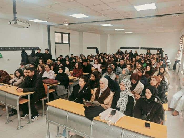 Akyazı SHMYO'da Dr. Yavuz Tepeçınar ile Sağlık Hizmeti Sunumu ve Hastane Yönetimi Deneyimleri