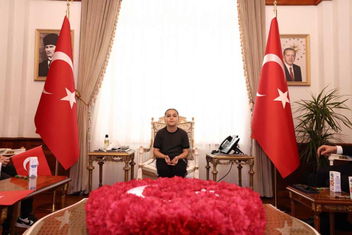 Sakarya Valiliği’nde 23 Nisan’da Çocuklar Temsili Makamda Görev Aldı