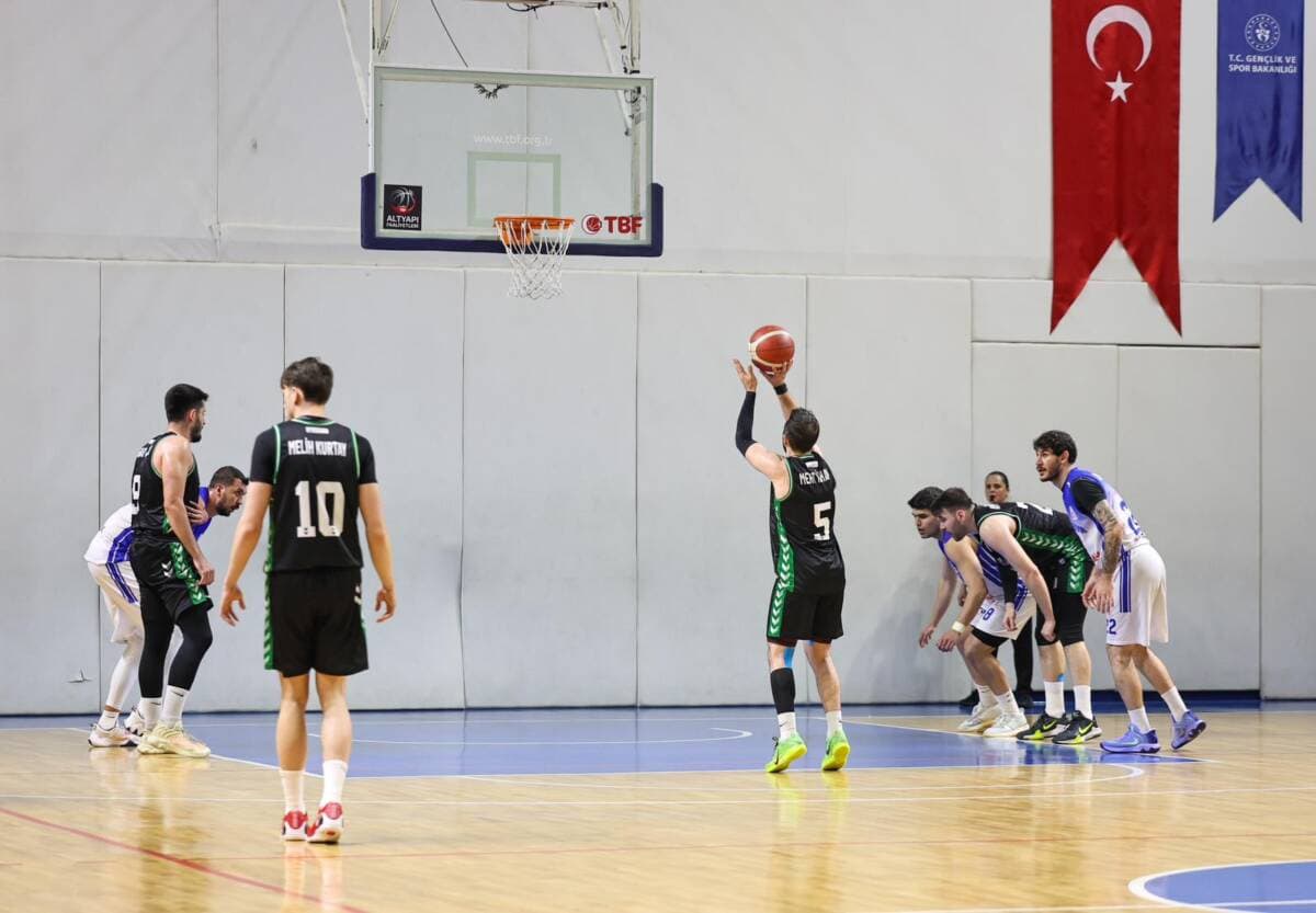Sakarya Büyükşehir Basketbol Takımı Deplasmanda Galip Gelerek 1. Lig’e Yükseldi