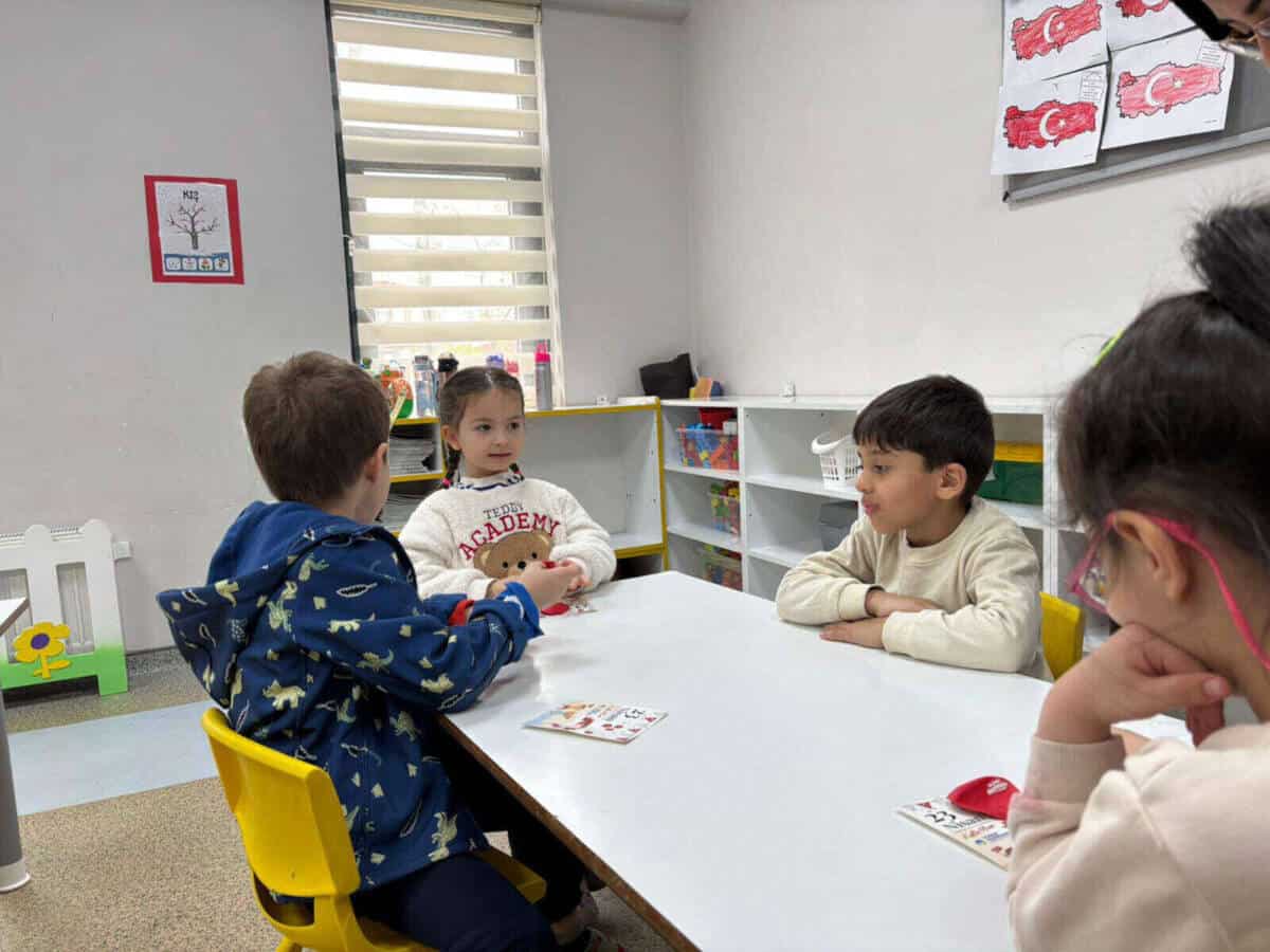 Sakarya’da 23 Nisan’da Anaokulu ve Hastanede Çocuklara Bayram Sürprizi