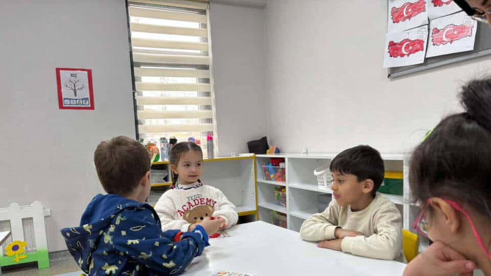 Sakarya’da 23 Nisan’da Anaokulu ve Hastanede Çocuklara Bayram Sürprizi