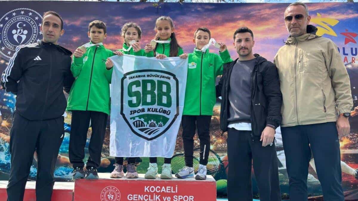 Sakarya Büyükşehir Atletizm Takımı Kocaeli’deki Grup Yarışlarında Yarı Finale Yükseldi