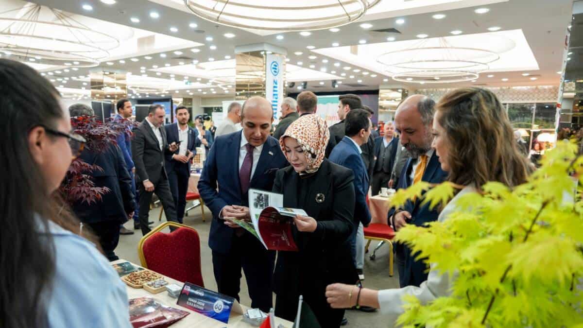 Sakarya’da Satın Alma Zirvesi: İş Dünyası ve Siyaset Stratejik Buluşmada Bir Araya Geldi