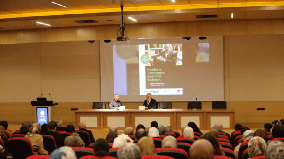 Prof. Dr. Mahmut Erol Kılıç, Sakarya’da Modern Zamanda Anlam Arayışını Değerlendirdi