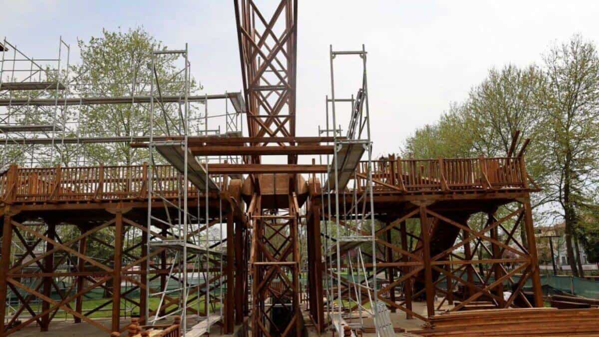 Sakarya Aziz Duran Parkı’ndaki Tarihi Çark ve Yel Değirmeni Yenileniyor