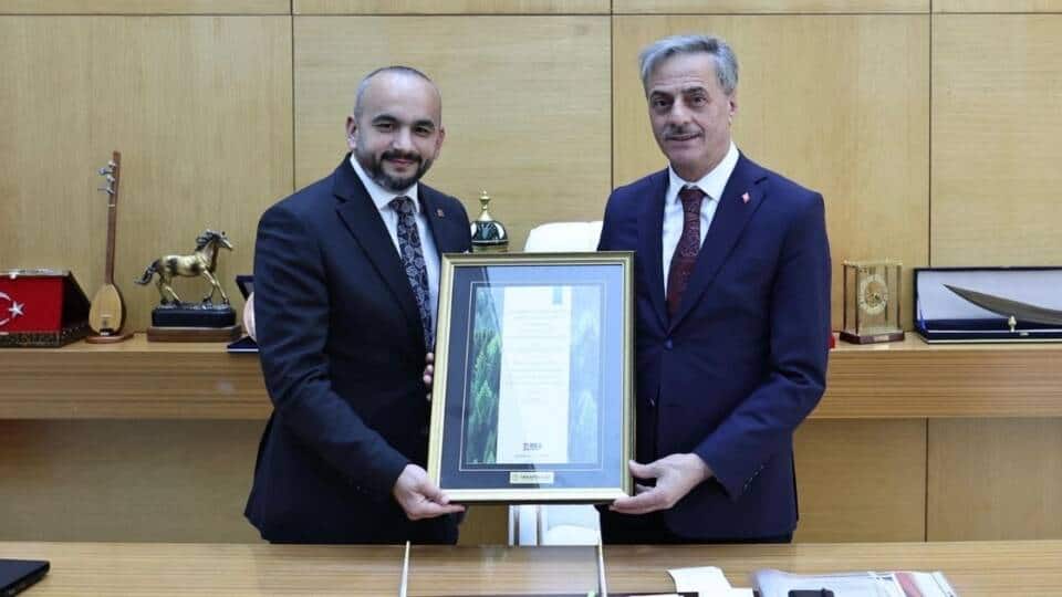 Sakarya GİAD’dan Belediye Ziyaretinde 54 Fidanlı Anlamlı Katkı