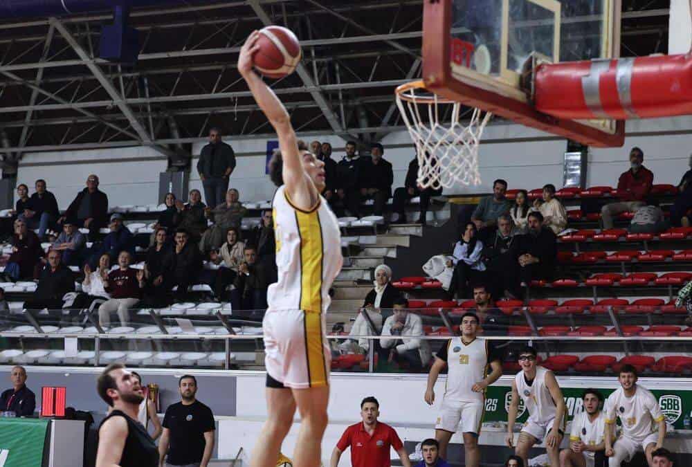 Serdivan Belediyesi Basketbol Takımı Sivas'taki Türkiye Finalleri'ne Yükseldi