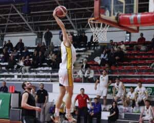 Serdivan Belediyesi Basketbol Takımı Sivas'taki Türkiye Finalleri'ne Yükseldi