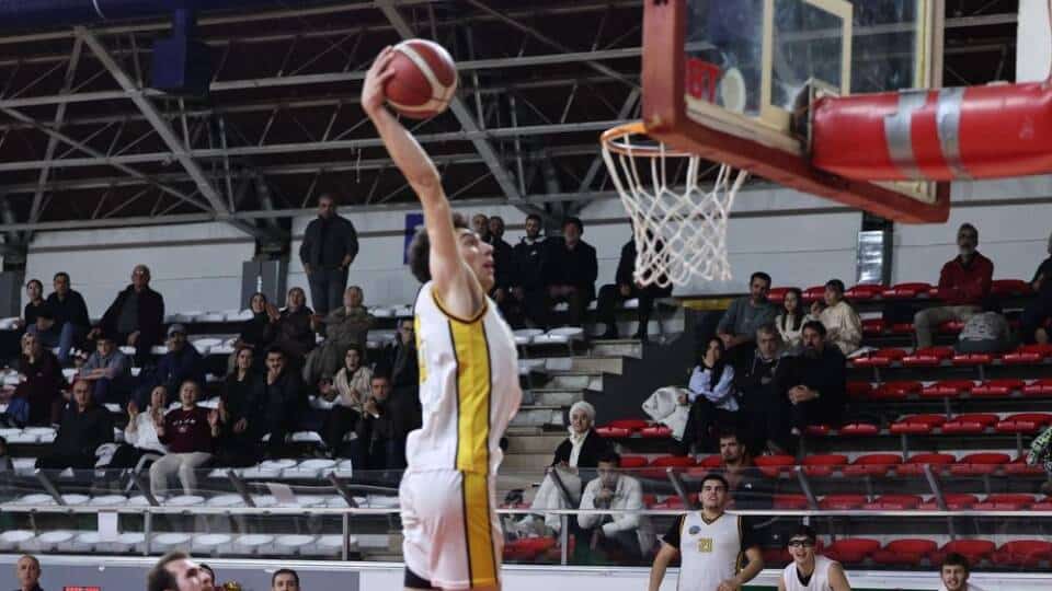 Serdivan Belediyesi Basketbol Takımı Sivas'taki Türkiye Finalleri'ne Yükseldi
