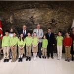 Serdivan’da 23 Nisan Kutlaması: Belediye Başkanlığı Koltuğu Çocuklara Devredildi