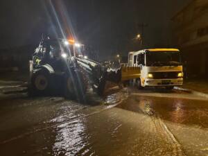 Serdivan Belediyesi Ekipleri, Kuruçeşme’deki Su Baskınına Koordineli Müdahale Gerçekleştirdi