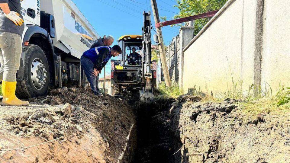 Serdivan Aralık Mahallesi’nde Türkoğlu Caddesi’nde Altyapı Güçlendirme Çalışmaları Devam Ediyor