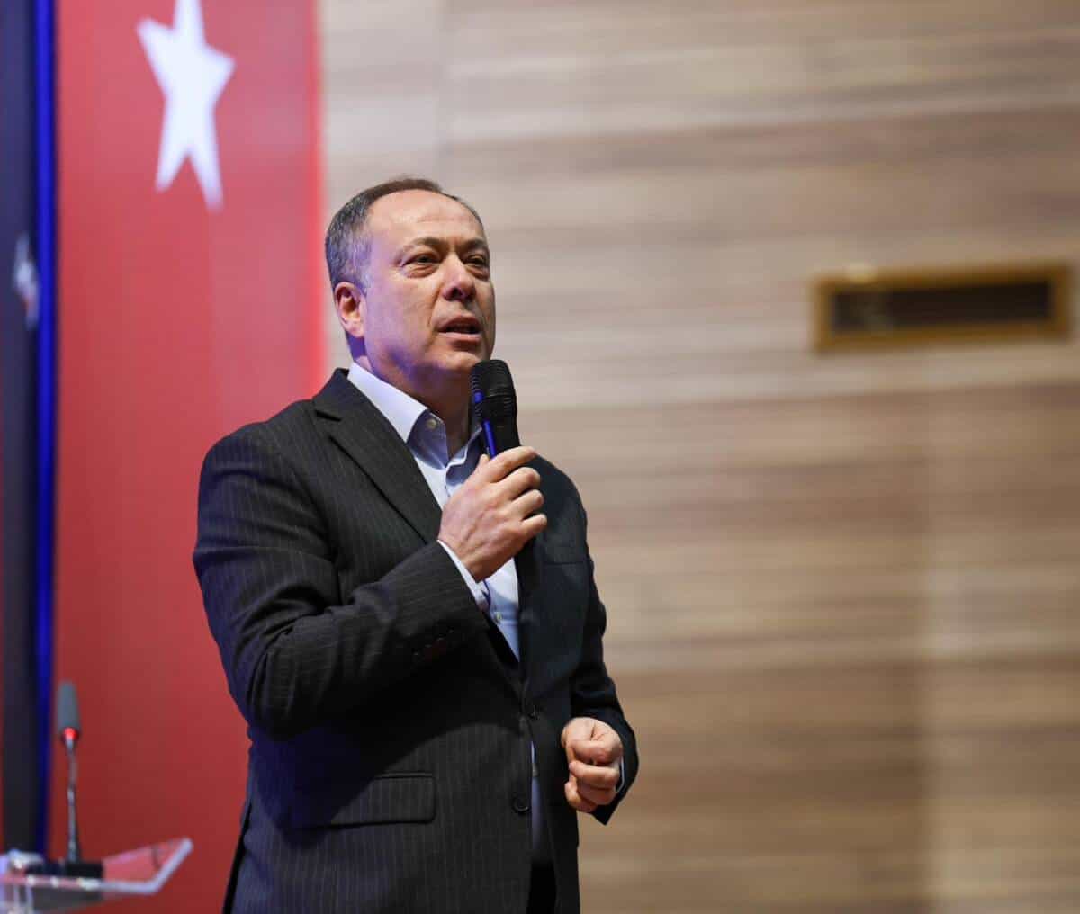 Serdivan’da Raylı Sistem Projesi ve Altyapı Yatırımları Genişletilmiş İlçe Danışma Meclisi’nde Detaylarıyla Paylaşıldı