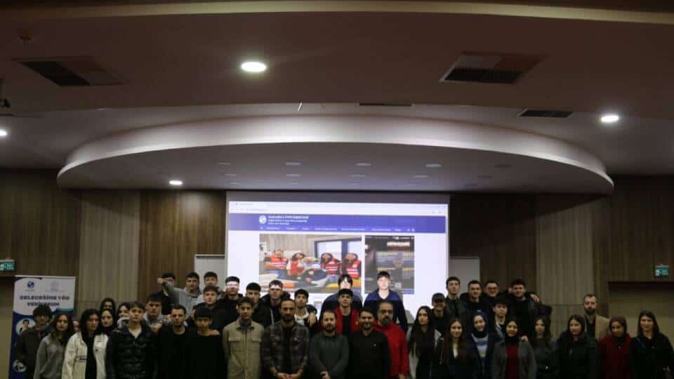Sakarya’da Lise Öğrencileri Üniversiteyle Buluştu: 'Geleceğime Yön Veriyorum' Projesi Tamamlandı