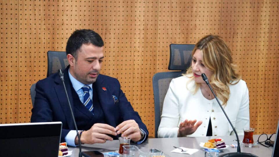 SAÜ İşletme Fakültesi Danışma Kurulu Sakarya’da Yetkinlik Temelli Eğitimi Tartıştı
