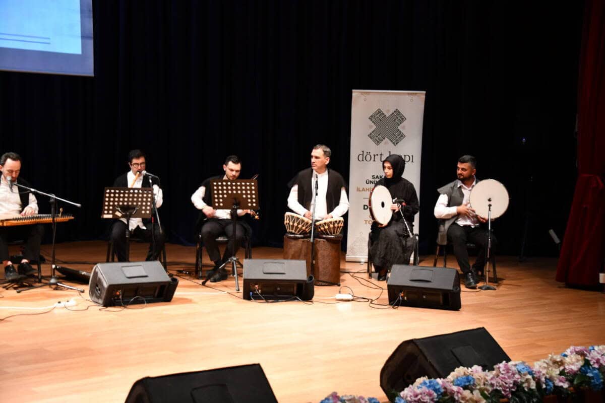 Sakarya Üniversitesi'nde Kâdirî İlâhiler Tasavvuf Müziği Konseri Gerçekleşti